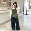Conjunto Infantil Outono 2026 Novo Estiloso Colete com Babados Três Peças Roupas de Bebê Menina Super Bonito