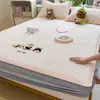 2026 Nuevo Modelo Estilo Bordado de Frijol Pequeño Esterilla Refrigerante Esterilla Suave con Aire Acondicionado Estilo Sábana