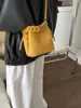 Bolso Cubo Textura Mate Retro Bolso Cesta Tejida 2026 Nueva Moda Diseño de Nicho Bolso de Hombro Cruzado