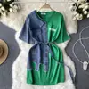 Vestido Color Block Manga Curta Feminino Plus Size 2026, Vestido de Malha para Férias Solto e Emagrecimento, Único e Não Produzido em Massa