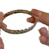 "Sinfonía de Cortina Estelar" Pulsera Estilo Buche Tachonada con Diamantes y Patrón de Rombos, Joyería Personalizada de Alto Gama Estilo Corte Minimalista Francés para Mujeres