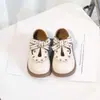 Sapatos de menina, sapatos de princesa de couro para crianças, novo estilo primavera e outono 2026, sapatos de sola macia para bebês meninas, estilosos para meninas