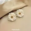 Aretes de Tachuela de Flor de Margarita Estilo Coreano Estilo Hada Accesorios de Aretes Frescos y Coloridos Pendientes de Personalidad Dulce y de Moda Accesorios para Orejas