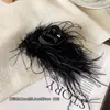 Pinza de Pluma Negra Estilo Super Hada Pura Pasión Pinza Tiburón de Alta Gama Pinza de Pelo de Avestruz Pasador para el Pelo de Mujer en la Parte Posterior de la Cabeza