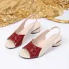 Sandálias de Moda Femininas Verão 2026 Novidade Comércio Exterior Tamanho Grande Salto Bloco Peep-Toe Uma Tira Femininas Comércio Exterior Tamanho Grande Bloqueio de Cor