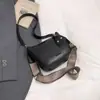 Outono e Inverno Nova Bolsa Transversal de Nicho de Alta Qualidade Bolsa de Ombro Único para Mulher Simples Alça Larga Grande Capacidade Bolsa Transversal Sela Moderna