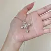 Collar de trébol de cuatro hojas de aleación para mujer, cadena para la clavícula de diseño minimalista ins, accesorio de nicho de lujo ligero de alta gama