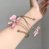 Braçadeira de Cor Esmaltada Vintage para Roupas com Abertura Flores Borboleta Rosa