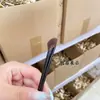 Pincel Sombra para Nariz Fino Leve Lã Sickle para Esfumar Asas do Nariz, Ponte do Nariz, Animal Hair Angulado Sickle Profissional, Macio