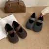 Zapatos peludos de nuevo estilo 2026 para mujer, adecuados para usar al aire libre en otoño e invierno, con forro de felpa para abrigar, diseño elegante y de cuento de hadas, estilo Mary Jane, zapatos de algodón