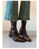 Em estoque Outono 2026 Botas Retrô Quadradas com Fivela Elástica Skinny Femininas Salto Bloco Zíper Atrás Botas Curtas Emagrecedoras Botas Femininas