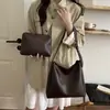 Bolsa Vintage de Grande Capacidade para o Dia a Dia de Mulheres 2026 Nova Estilosa de Ombro Único Bolsa Mãe-Filho Toque de Luxo Bolsa Tote com Alça Larga
