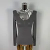 Camiseta Versátil de Manga Longa com Decote Baixo, Ajuste Slim, Sexy e que Valoriza a Figura, Moda Feminina Dongdaemun Coreana