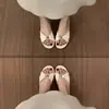 Sandalias Chuyuji de estilo coreano con hebilla metálica, destalonadas y abiertas para mujer, nuevas para el verano de 2026, estilo minimalista, hermosas sandalias de tacón de cuña