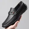 Novos Sapatos Casuais Masculinos de Primavera, Sapatos de Couro de Negócios Estilo Britânico Moderno, Sapatos de Trabalho Slip-On, Sapatos Masculinos