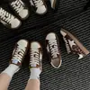 Zapatillas de Estrellas para Mujer 2025 Otoño Nuevo Pelo de Caballo Estampado de Leopardo Casual Versátil Estilo Coreano = Estrellas Retro Antiguas