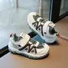 Zapatos de Senderismo de Malla Transpirable para Exteriores para Niños 2026 Nuevo Estilo Otoño Zapatos Tipo Papá para Niñas Zapatos Deportivos de Velcro para Niños