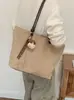 Bolsa tote de grande capacidade estilo coreano, moderna e versátil, design minimalista, casual e chique, uma bolsa de ombro de luxo de nicho