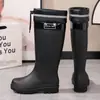 Botas de lluvia para mujer engrosadas, estilo nuevo, resistentes al desgaste, antideslizantes, resistentes al olor, botas impermeables extra altas, botas de lluvia de moda para actividades de playa, botas de trabajo
