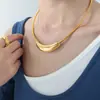 Nuevo collar de acero de titanio con superficie fotosensible avanzada, moda personalizada de lujo ligero transfronteriza, joyería creativa de nicho, joyería de temperamento simple para mujeres