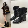 Botas da moda emagrecedoras 2026, novas botinas de outono estilo europeu e americano, salto grosso, com tachas, botas de cano médio que aumentam a altura, bico fino, versáteis para mulheres