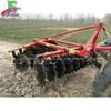 Suministro de disco de tracción con rastrillo hidráulico de desplazamiento pesado para campo agrícola, arado de suelo y dispositivo de acabado con fuerte capacidad de trituración del suelo.