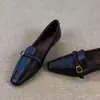 Mocassins femininos retrô franceses de couro genuíno com bico quadrado, salto grosso, design único, fivela de cinto, mocassins de calçar