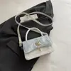 Bolsa de ombro quadrada pequena de luxo leve estilo coreano transfronteiriça para mulheres, nova bolsa de ombro borboleta inverno 2025, bolsa crossbody de alta qualidade
