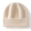 Cachecol 2025 Outono e Inverno Novo Chapéu de Tricô Feminino com Proteção para Orelhas Cor Sólida Casual Trançado Quente Sem