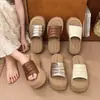 Pantuflas de Plataforma con Tira Ancha Plisada para Mujer Ligeras y Portátiles Nuevo Estilo Otoño 2026 para Vacaciones y Viajes