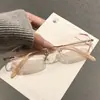 Óculos Sem Aro de Titânio Puro para Mulheres com Miopia, Bordas Delicadas, Estilo Feminino, com Correção para Astigmatismo, Anti-Luz Azul, Cor Degradê, Modernos, Ultraleves