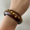 Yong Ge Adornos Retro Europeo y Americano Remache Madera Maciza Pulsera Ancha Punk Estilo Étnico Envejecido Multicolor Pulsera de Madera para Mujer