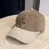 Gorra de Béisbol de Pana con Oso de Dibujos Animados para Mujer Ala Ancha Hace que la Cara Parezca Más Pequeña Gorro Grueso y Cálido Estilo Coreano Parte Superior Suave Gorra Plana Moderna