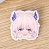 Venta al por mayor de mercancía temática de anime y videojuegos, incluyendo pines de acrílico de dibujos animados, lindos dijes para mochila y accesorios decorativos