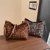 Bolsa Transversal Feminina Outono e Inverno, Bolsa Transversal Texturizada, Estampa de Leopardo, Grande Capacidade, Bolsa Feminina Simples de Alça Larga, Bolsa Transversal Feminina