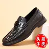 Novos Tods masculinos de couro macio com sola macia, sapatos casuais de couro para negócios, calçados masculinos de couro bovino com camada superior sem cadarço