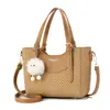 Bolso Pequeño de Alta Gama y Estilo para Mujer 2025 Nuevo Invierno Versátil Bolso Cruzado de Moda Súper Popular Bolso de Mano Bolso Cubo