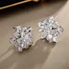 Lujo Ligero y Sensación de Alta Gama, Pinzas para Oreja Súper Brillantes de Copo de Nieve con Circonitas Microincrustadas, Flores Tridimensionales, Pendientes Exquisitos y Elegantes para Mujer