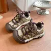 Zapatos para Niños Niños Zapatos de Algodón 2026 Otoño Invierno Nuevo Estilo Niños Superficie de Cuero Cálidos Zapatos Deportivos Niños Más Terciopelo Antideslizantes Zapatos de Papá