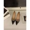 Zapatos de Salón de Moda para Mujer 2026 Primavera y Otoño con Remaches, Zapatos de Charol para Mujer de Tacón Bajo, Zapatos Pequeños de Piel con Punta Fina, Estilo Elegante de Diosa