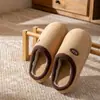 Pantuflas de Algodón para Casa de Bloques de Color para Mujer 2026 Otoño/Invierno Nuevo Estilo para Interiores Engrosadas con Felpa Plus Suela Suave Cálida Zapatos de Algodón de Pareja para Hombre