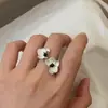 Anillo Phalaenopsis de Perlas Quemadas Blancas y Negras Artístico Retro Sentido de Diseño de Nicho Elegante Elegante Elegante Anillo de Dedo de Flor Anillo de Dedo Abierto