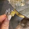 Nuevo Anillo Abierto de Moda de Lujo Ligero para Mujer con Hojas, Diamante Amarillo Tesoro de Color de Alta Gama, Estilo Dulce, Cool, Azucarado y Frío, Anillo para Dedo