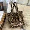 Bolso de mujer con estampado de leopardo único, nuevo y moderno bolso tote casual de verano 2026 para la escuela y el trabajo, bolso de hombro de gran capacidad