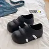 Zuecos con puntera de concha para mujer, nuevo modelo verano 2026, calzado de exterior de EVA, antideslizantes, resistentes al olor, sandalias versátiles de punta cerrada para mujer