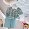 24029 Conjunto de Duas Peças para Menina Primavera e Verão Novo Top Floral com Manga Bufante com Calça Wide Leg Fofo Floral