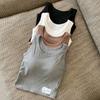 Nuevo Estilo Primavera/Verano 2026 Chaleco Integrado sin Sujetador con Almohadillas en el Pecho, Camiseta sin Mangas Versátil Exterior de Algodón Elástico Acanalado para Mujer