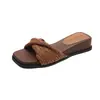 Sandalias de tiras tejidas de estilo hada con suela plana para la brisa nocturna de vacaciones, puntera abierta, modelo 2025 estilo francés para mujer, nuevas chanclas de playa para exteriores de verano