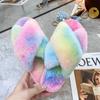 Novas Pantufas Coloridas Fofas Outono e Inverno Transfronteiriças Tira Cruzada Pelúcia Macia Planas Tamanho Grande Casa Pantufas de Algodão Sapatos Femininos