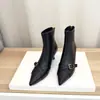 Botas skinny de salto alto botas femininas retrô 2026 nova chegada fivela botas de tornozelo pequenas botas de outono de cano curto bico fino salto fino botas femininas